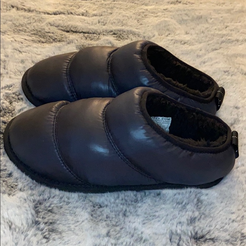 Black Sorel slippers. Women’s Size 6. Brand New.